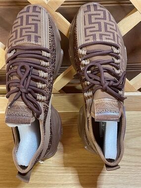 Steve Madden Maxima Rhinestone Sneakers in Chocolate Brown/ women’s Sz 8.5-9